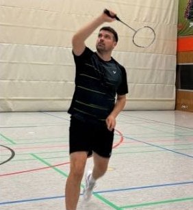 Spieler beim Überkopfschlag